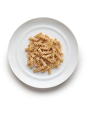 3-6 años: Pasta 7-8 cucharadas soperas en cocido. 50-60 gramos en crudo