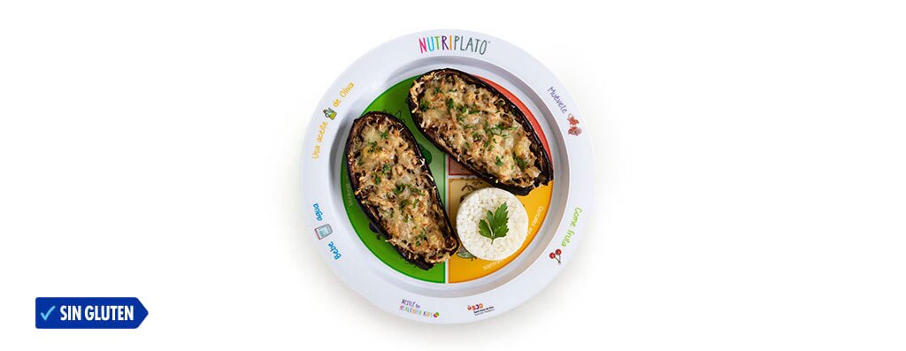 Plato de berenjena rellena de pollo y arroz